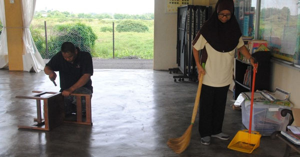 教部削人手校方也无奈‧3校工顾全校太吃力